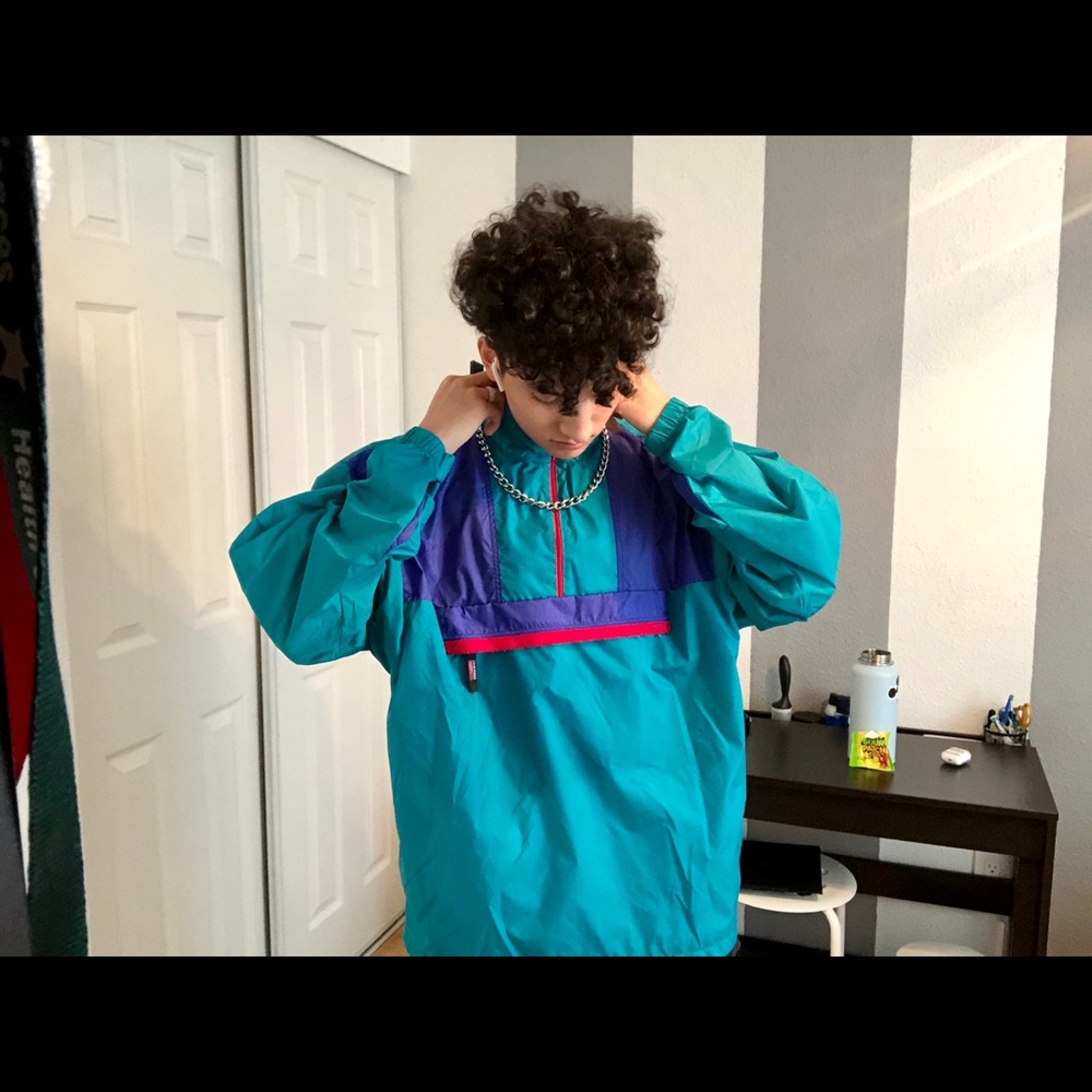 Men’s windbreaker/ vintage windbreaker